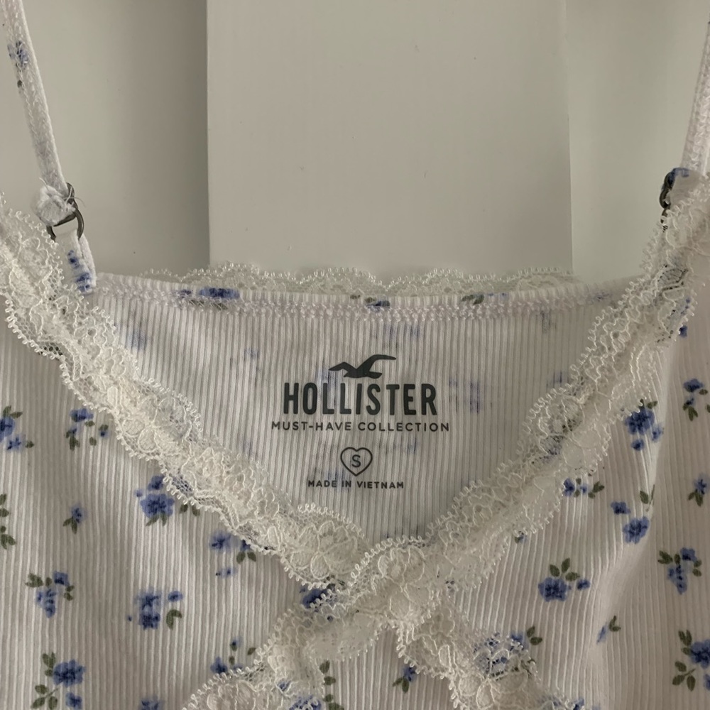 Blue and White Floral Hollister Tank Top - Picture 3 of 4